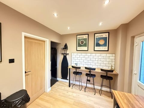 8b87b759-efa7-444b-85af-11a346c72261