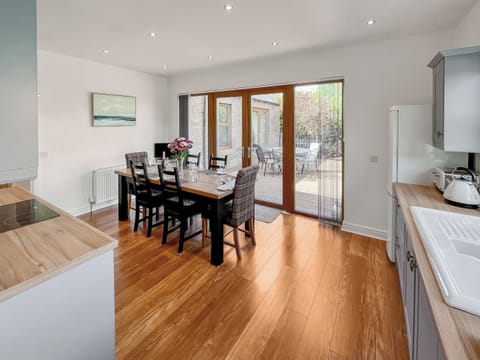 Kitchen/diner | Jasmine Cottage, Montrose