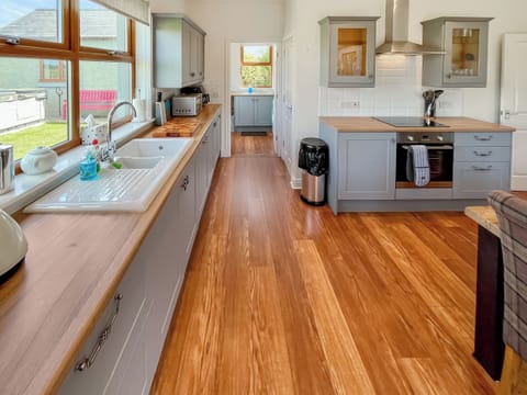 Kitchen/diner | Jasmine Cottage, Montrose