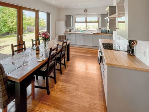 Kitchen/diner | Jasmine Cottage, Montrose