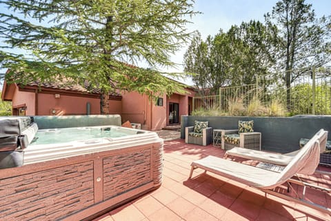 Sedona Vacation Rental | 4BR | 3.5BA | 3,171 Sq Ft | Stairs Required
