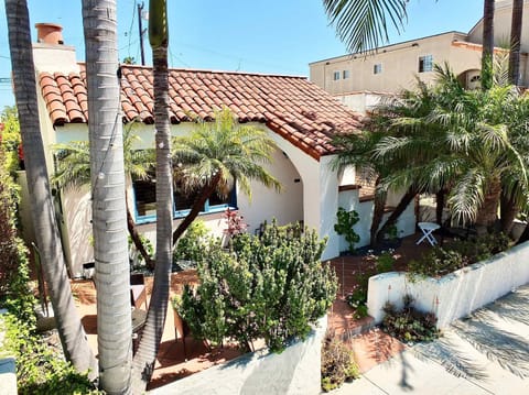 Welcome to Belmont Shore Coastal Cottage!