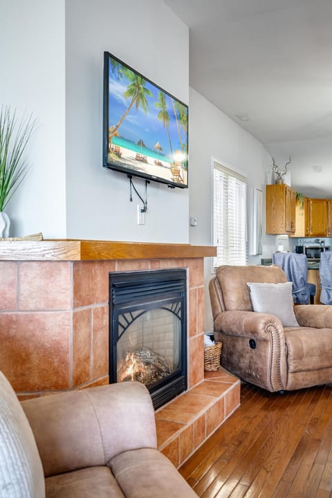 Bright and airy space with the rhythm of the water nearby