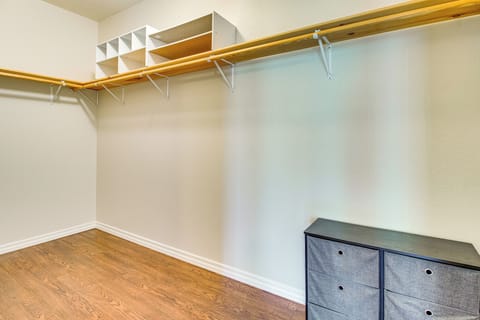 Walk-In Closet | Main Level