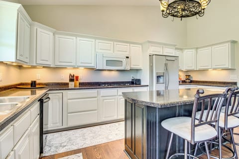 Kitchen | Main Level | Dishwasher | K-Duo Keurig Coffee Maker