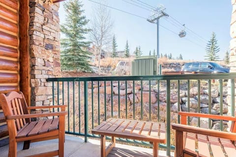 Balcony: Private, scenic views, outdoor seating