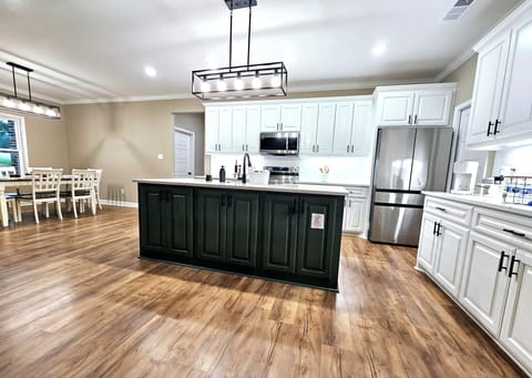 Full kitchen and dining!