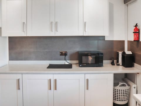 Kitchen | Maes Yr Ysgol, Peniel