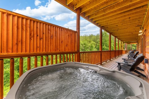 Private hot tub with a view. (House 1)