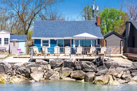 Wilmac Lake House in Lake Erie North Shore wine country.