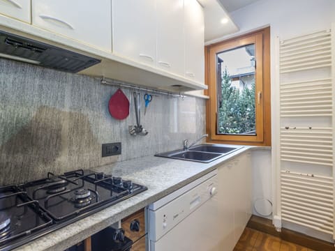 Kitchen, Countertop, Kitchen Appliance, Major Appliance, Kitchen Sink, Wood, Flooring, Interior Design, Home Appliance, Home