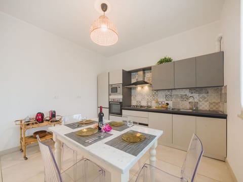 Furniture, Interior Design, Flooring, Floor, Wood, Ceiling, Room, Lighting, Kitchen, Countertop