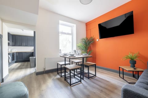 ddffc5e8-b1eb-45eb-82d0-e1e86ec4d441