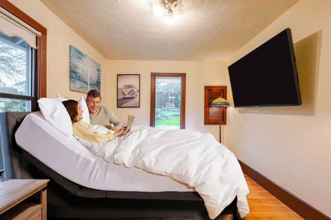 King room showing our new Nectar adjustable hybrid premium mattress.