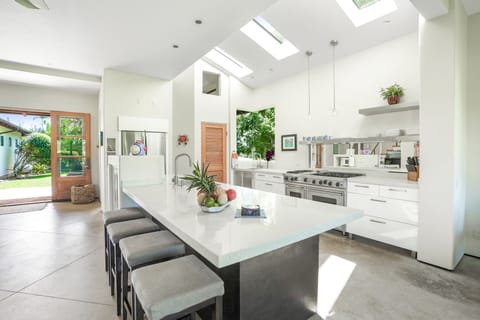 Countertop dining and entertaining