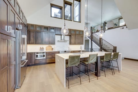 Kitchen | Main Floor | Dishwasher | Dual Keurig/Drip Coffee Maker