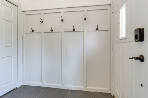 Mudroom | Main Landing
