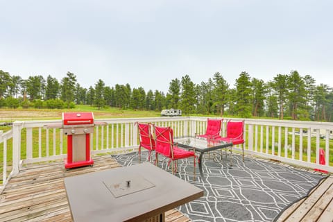 Larkspur Vacation Rental | 2BR | 1BA | 850 Sq Ft | Stairs Required