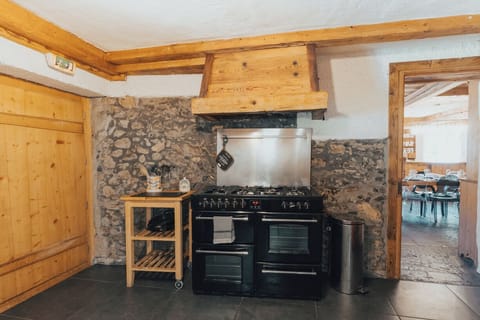 Enjoy cooking, or being cooked for on the gas range cooker