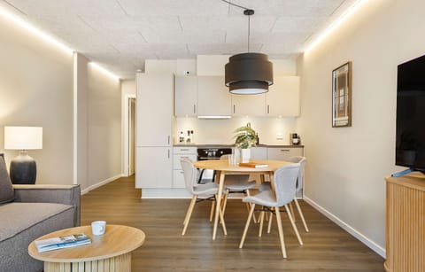 Dining area with a fully equipped kitchen to show off your cooking skills