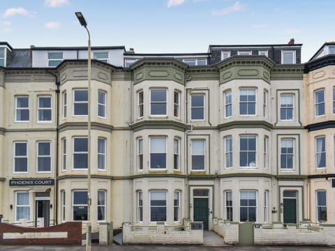 Exterior | Denelea - Denelea Apartments, Scarborough