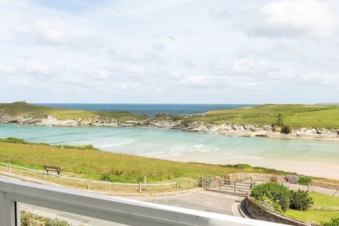 The Breakers, Porth, Cornwall, self catering with Beach Retreats.