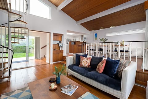 Living room at The Breakers, Porth, Cornwall, self catering with Beach Retreats.