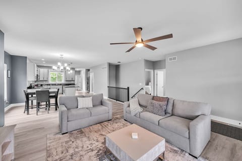 Home Decor, Furniture, Table, Architecture, Building