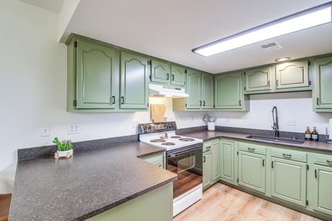 Kitchen | 1st Floor | Keurig/Drip Coffee Maker | Toaster | Cooking Basics