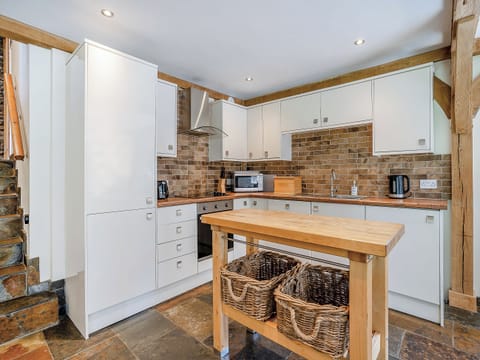 Kitchen | Y Beudy - Tir Cethin Farm, Pen-clawdd