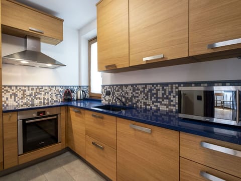 Garden, Outdoor Furniture, Resort, Shade, Leisure, Lawn, Eco Hotel, Landscaping, Tent, Park