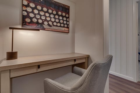 Bedroom #1 Primary Suite - Office Nook