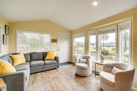 Port Hadlock-Irondale Vacation Rental | 1BR | 1BA | 500 Sq Ft | 6 Steps Required