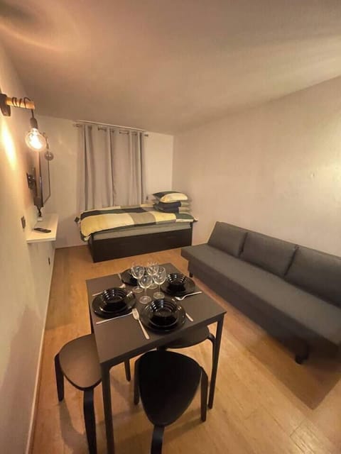 3f019c09-addd-40b8-985a-396c1dc4a674