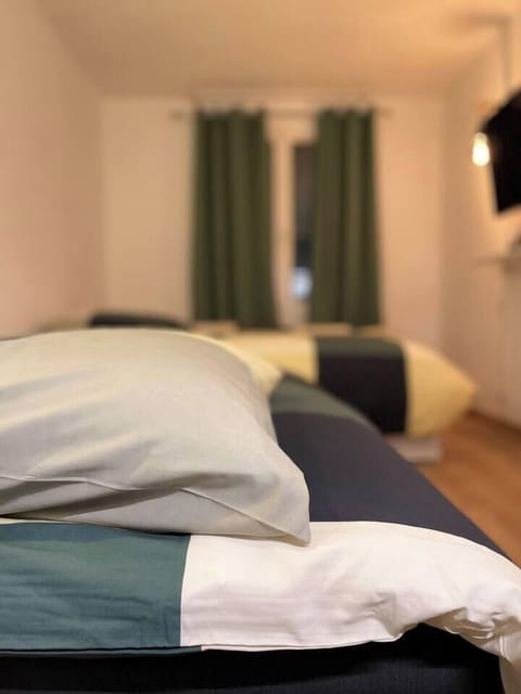 4c3efec3-8e93-407b-8d71-ba4f0d61f899