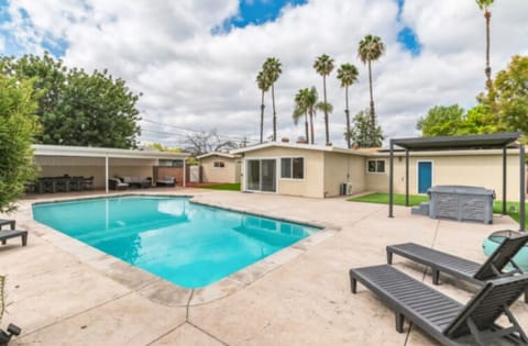 The pool, hot tub, putting green and patio!
