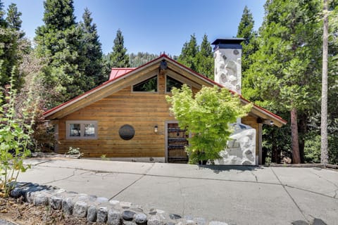 Crestline Vacation Rental | 1BR | 2BA | Steps to Enter | 1,700 Sq Ft