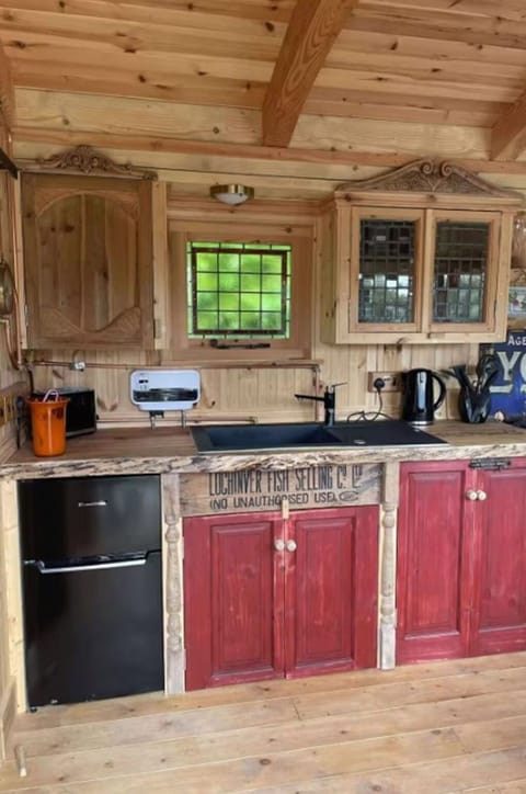 Swimming Pool, Shade, Resort, Landscaping, Resort Town, Fence, Hotel, Seaside Resort