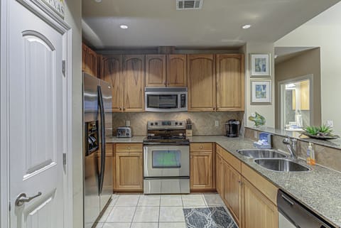 Fully equipped kitchen