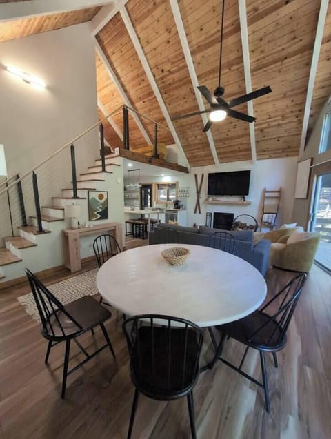 Living area & kitchen