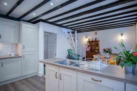 Rose Cottage - 3 Bedroom - Murton Mumbles (7603)