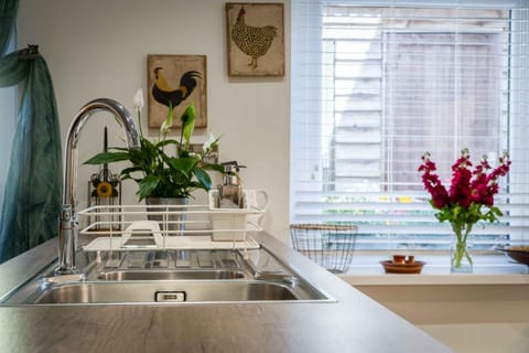 Rose Cottage - 3 Bedroom - Murton Mumbles (7596)