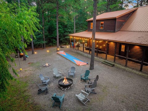 Welcome to Double J Hideaway! Find tons of fun with outdoor bowling, shuffleboard, playground, and more!