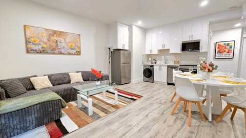 Large living room - Totally ZEN!