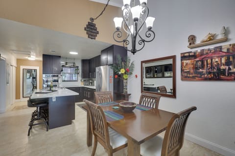 Dining Table | Dishware & Flatware