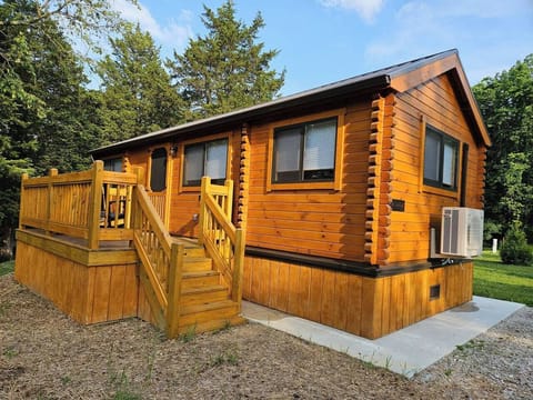 26a91490-b066-499b-b026-ff7b826e7d68