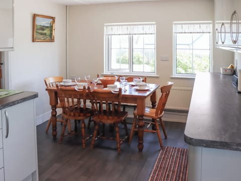 Kitchen/diner | Trem Nant, Aberdaron