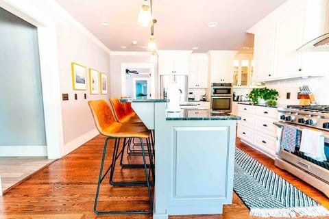 We can recommend a slew of fantastic restaurants within 3-5 minutes walking distance BUT if you love cooking - you have come to the right house!