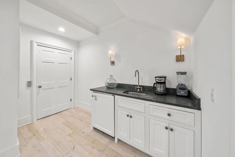 1st Floor Kitchenette