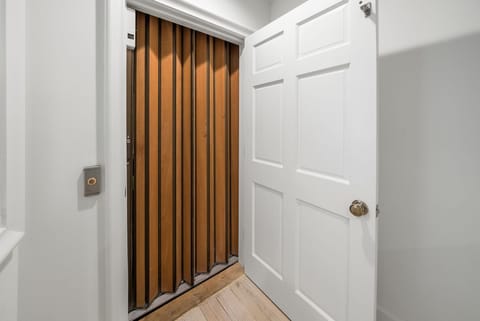 Elevator - Goes to first 3 floors!